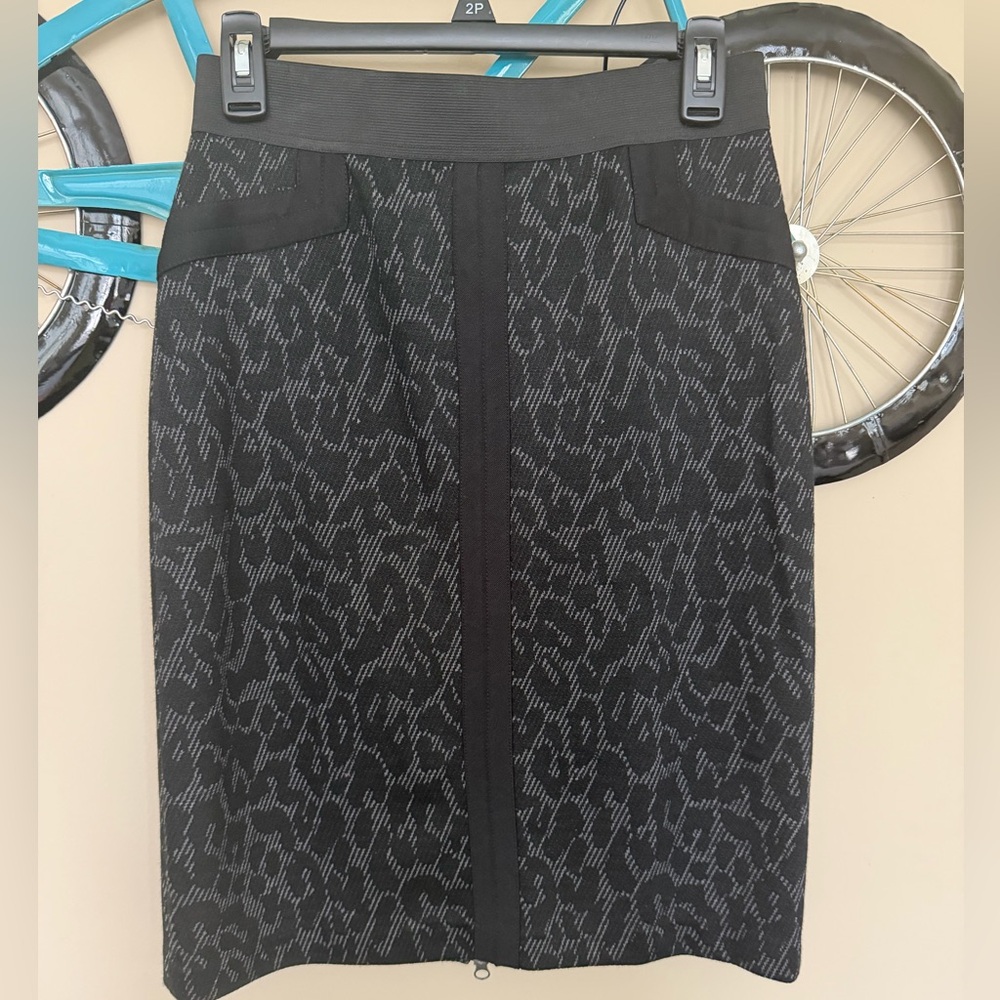 STUDIO POINT animal patterned knit pencil style skirt